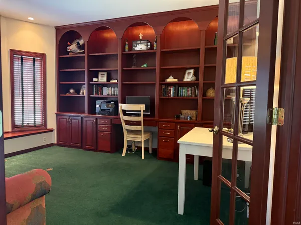 $695,000 | 10070 Butternut Lane, Middlebury, IN 46540