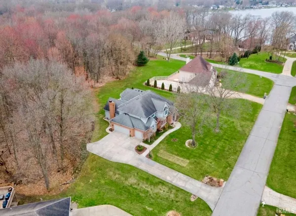 $695,000 | 10070 Butternut Lane, Middlebury, IN 46540