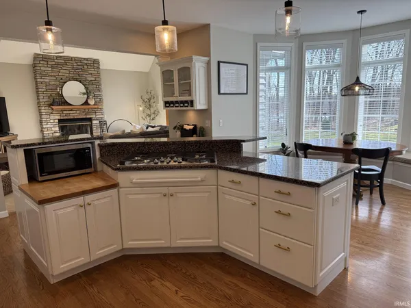 $675,000 | 10070 Butternut Lane, Middlebury, IN 46540