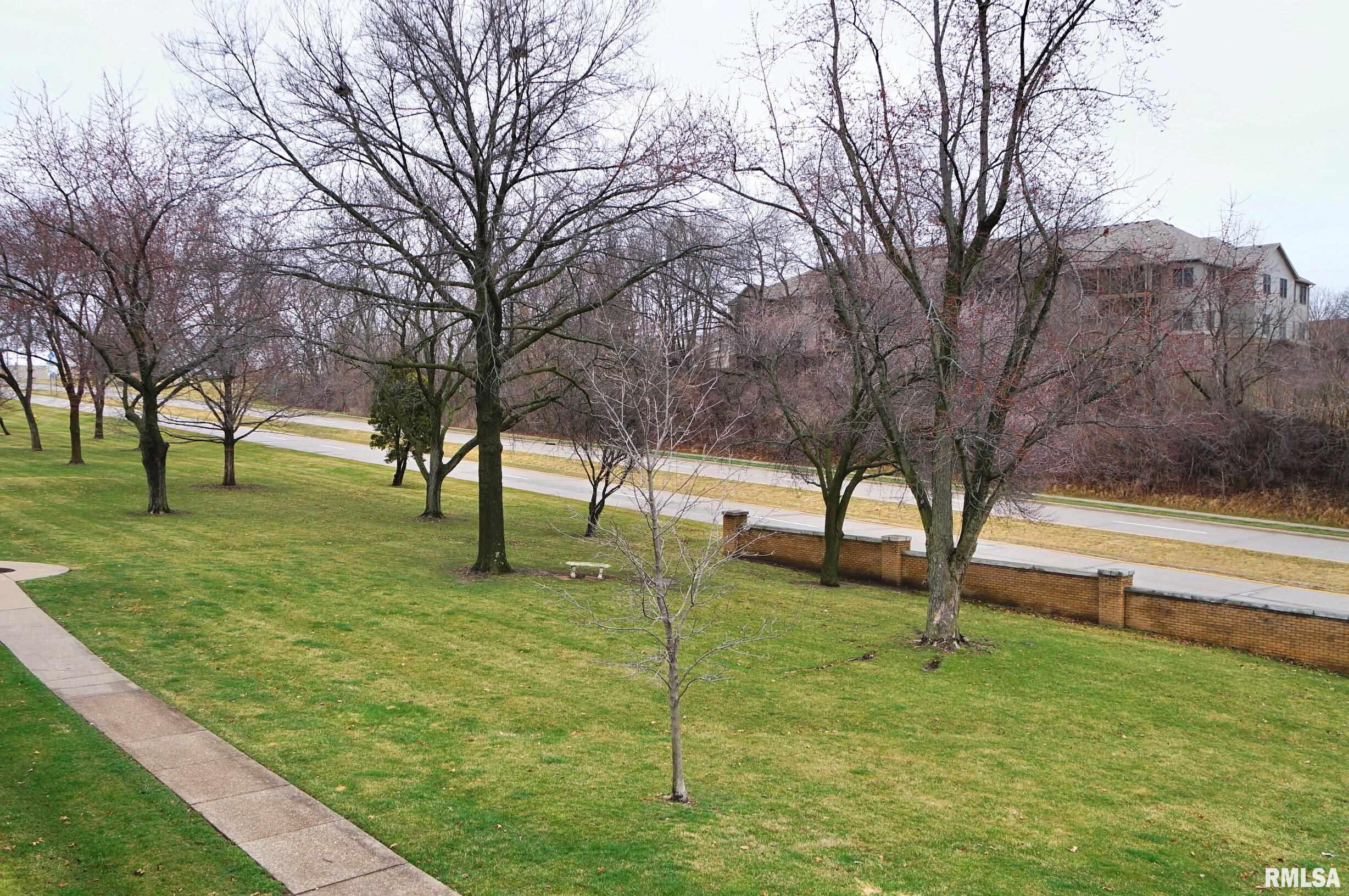 1104 Kimberly Road, Unit 702 Bettendorf, IA 52722 - Photo 30 of 31 Gallery Image 30