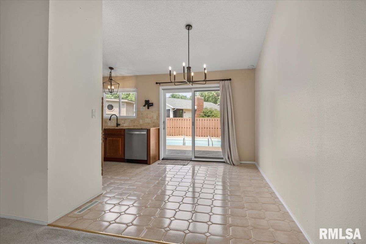 10 Hollybrook Drive Springfield, IL 62702 - Photo 10 of 32 Gallery Image 10