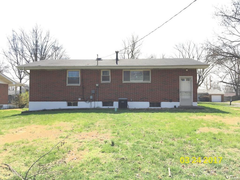 225 Pleasant Ridge Road Fairview Heights, IL 62208 - Photo 2 of 15 Gallery Image 2