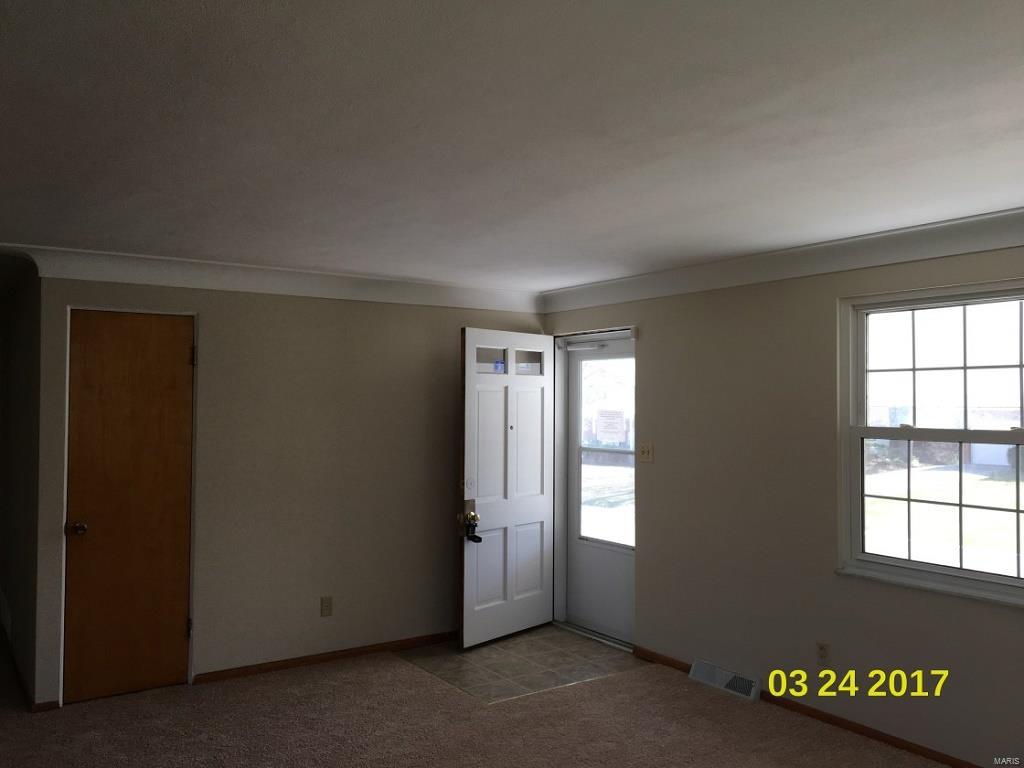 225 Pleasant Ridge Road Fairview Heights, IL 62208 - Photo 4 of 15 Gallery Image 4