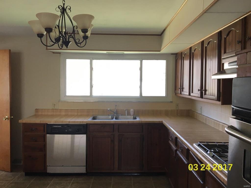 225 Pleasant Ridge Road Fairview Heights, IL 62208 - Photo 5 of 15 Gallery Image 5