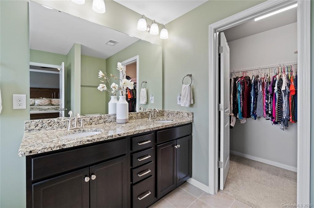 8943 Inverness Bay Road Charlotte, NC 28278 - Photo 16 of 26 Gallery Image 16
