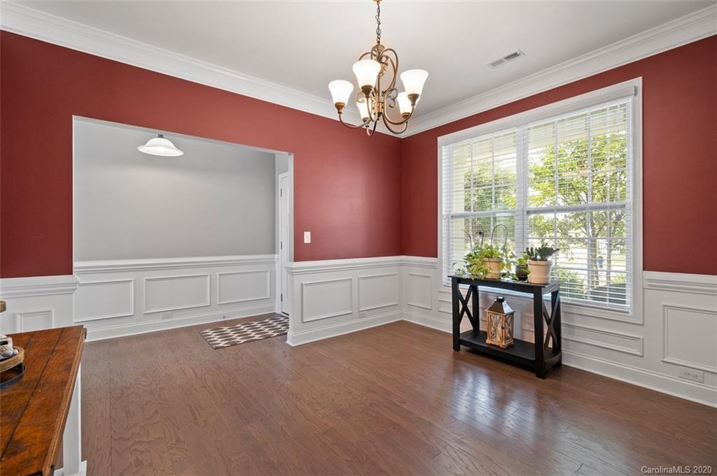 8943 Inverness Bay Road Charlotte, NC 28278 - Photo 4 of 26 Gallery Image 4