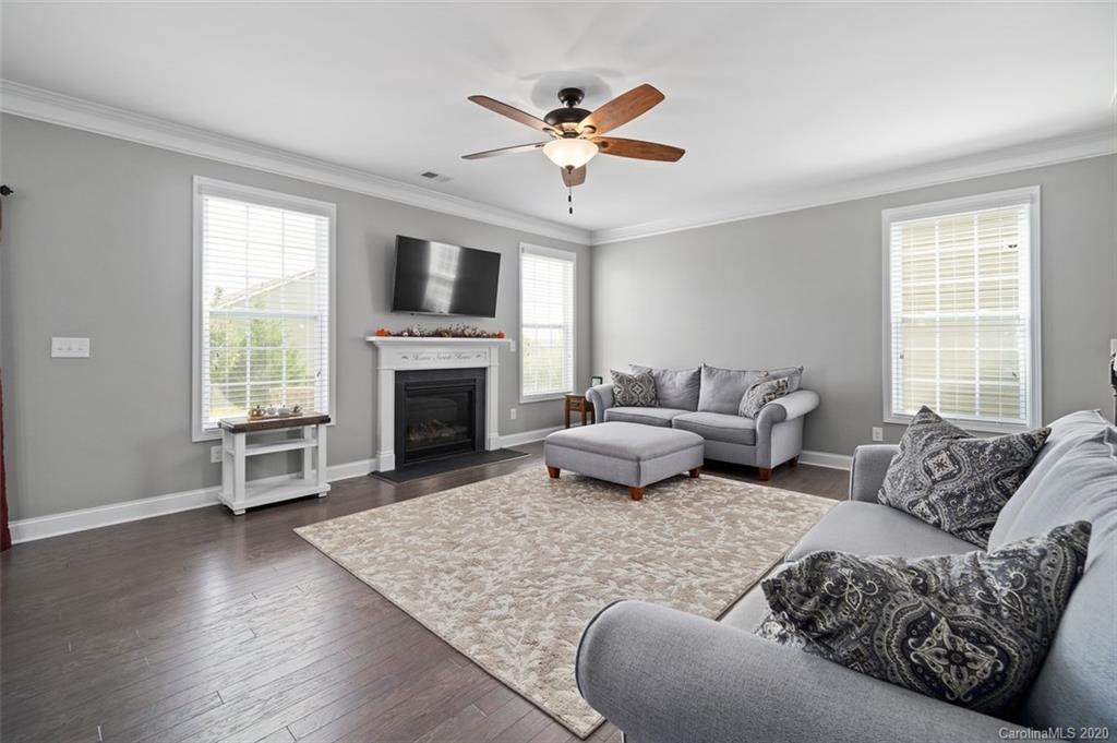 8943 Inverness Bay Road Charlotte, NC 28278 - Photo 6 of 26 Gallery Image 6