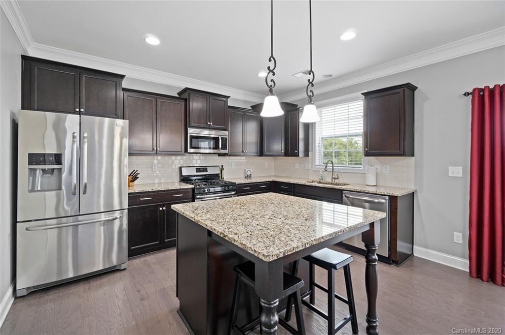 8943 Inverness Bay Road Charlotte, NC 28278 - Photo 10 of 26 Gallery Image 10