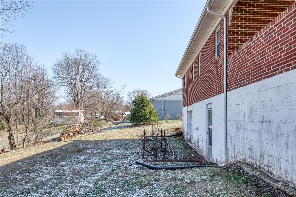 327 John Henry Demps Road Sparta, TN 38583 - Photo 20 of 24 Gallery Image 20