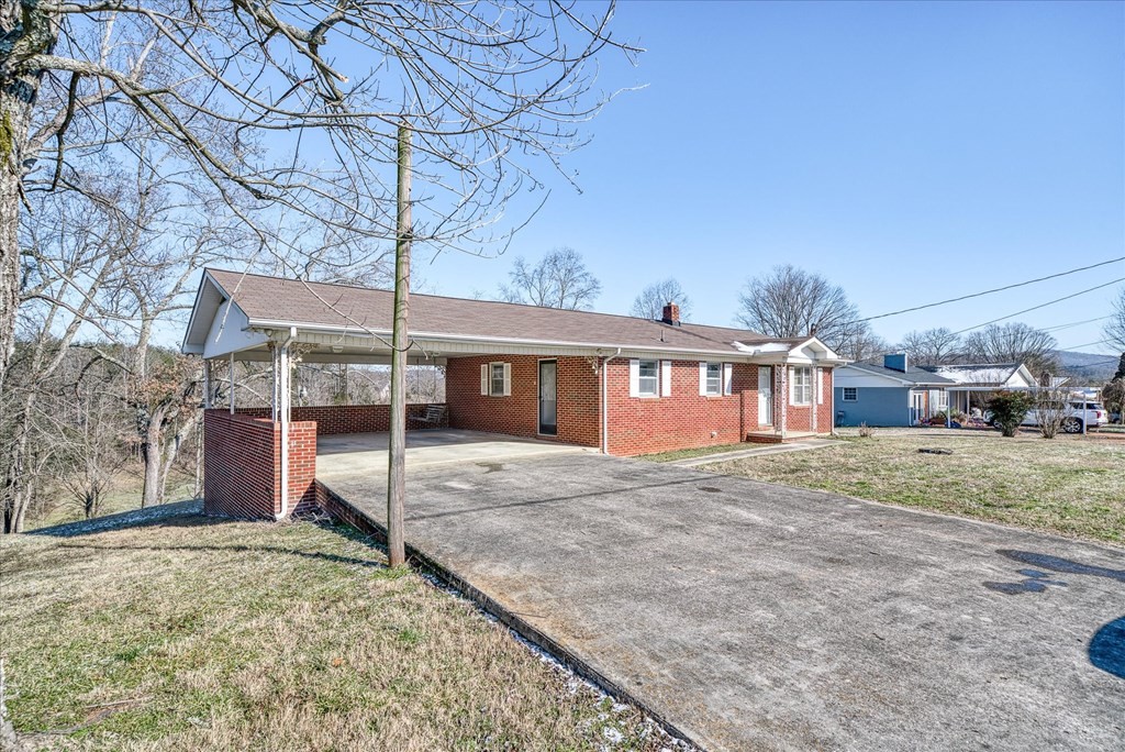 327 John Henry Demps Road Sparta, TN 38583 - Photo 2 of 24 Gallery Image 2