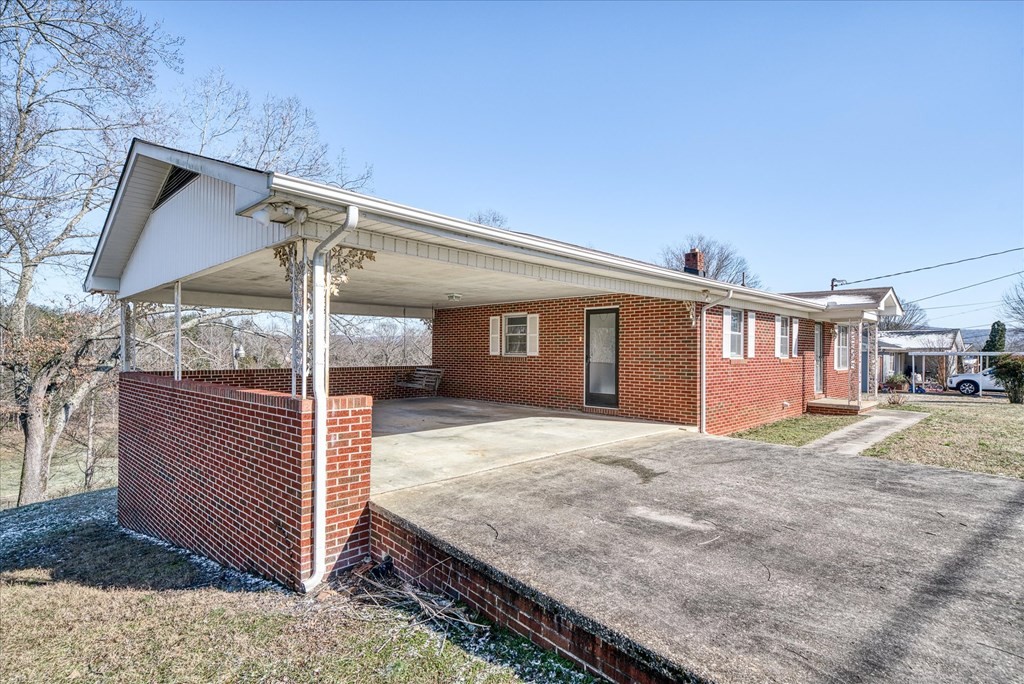327 John Henry Demps Road Sparta, TN 38583 - Photo 4 of 24 Gallery Image 4