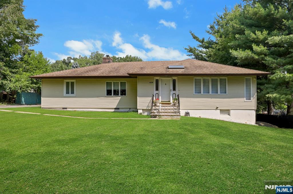 419 Ratzer Road Wayne, NJ 07470 - Photo 3 of 29