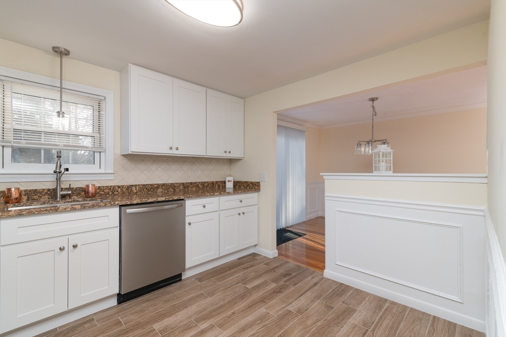 43 Sequoya Lane Hanover, MA 02339 - Photo 4 of 38