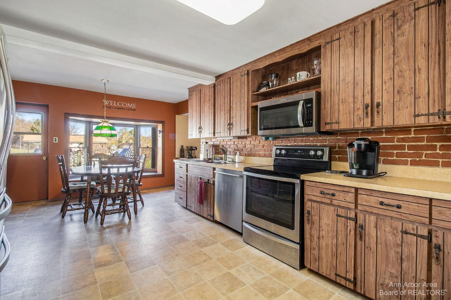 7395 Bishop Road Brighton, MI 48116 - Photo 5 of 27 Photo 5