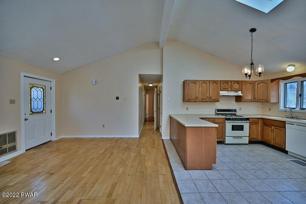 308 North Northgate Road Lake Ariel, PA 18436 - Photo 8 of 54