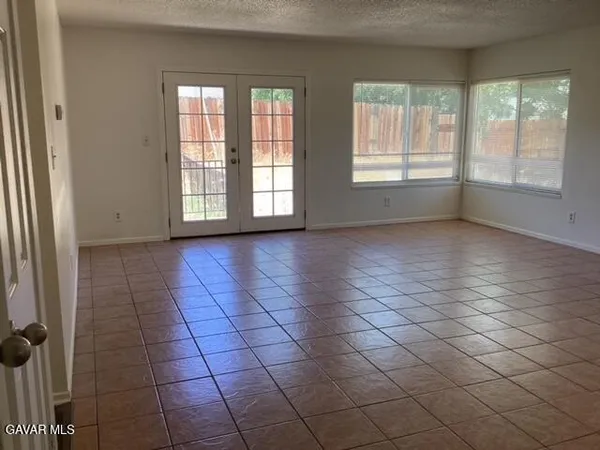 $3,095 | 44745 Christie Avenue, Lancaster, CA 93535