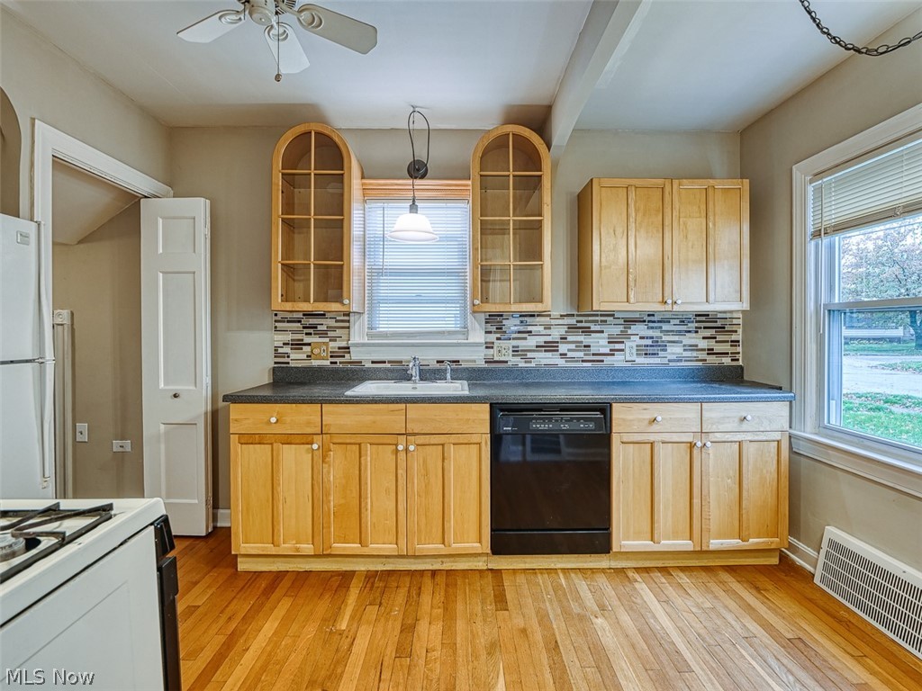 12829 North Road Cleveland, OH 44111 - Photo 8 of 34 Gallery Image 8
