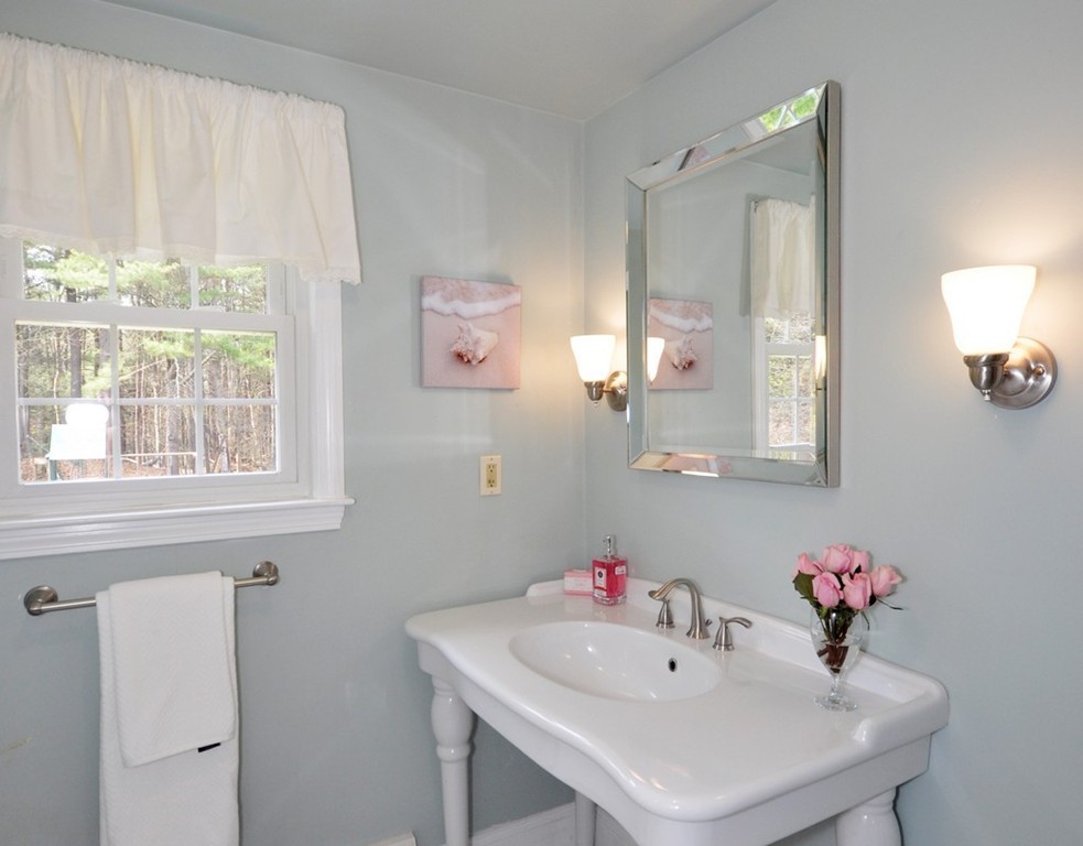 92 Border Road Concord, MA 01742 - Photo 12 of 26