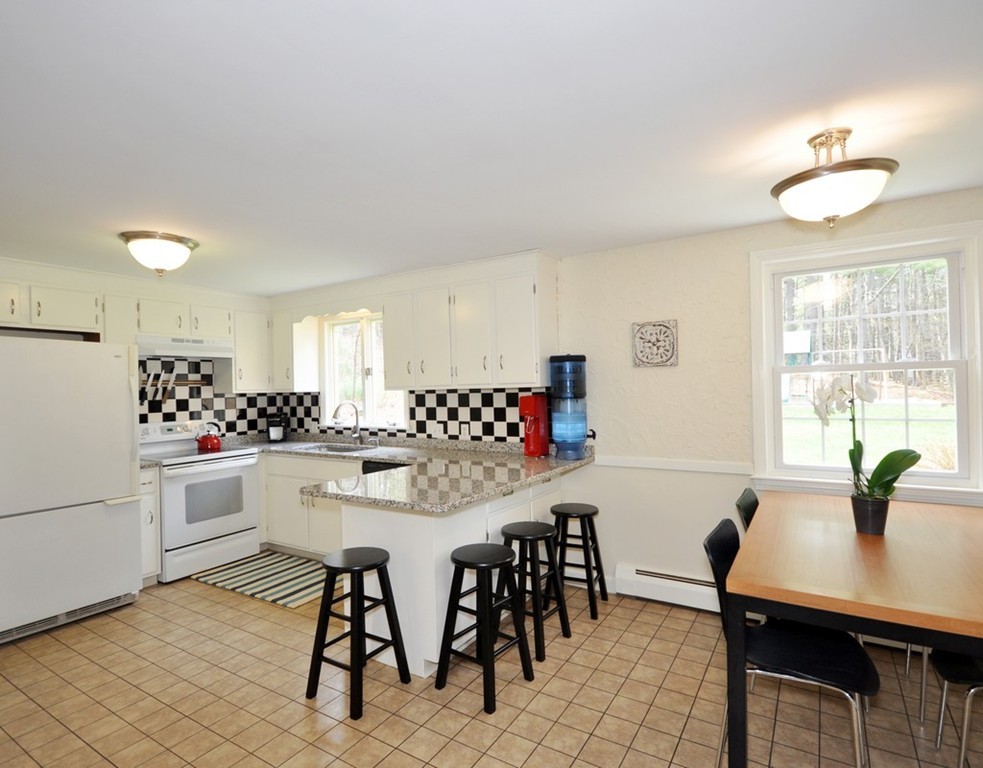 92 Border Road Concord, MA 01742 - Photo 10 of 26