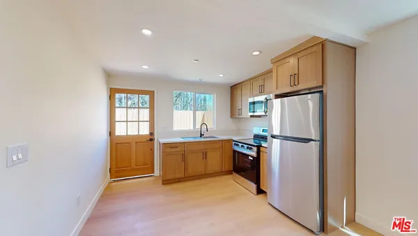 $1,850 | 6443 Satsuma Avenue, North Hollywood, CA 91606