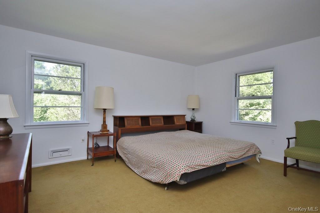 10 Lakeview Road Ossining, NY 10562 - Photo 23 of 38 Primary Bedroom has wall to wall carpet