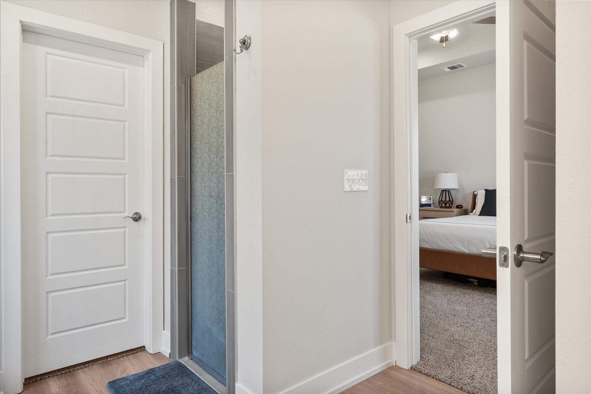 5908 Grinnell Street Lubbock, TX 79416 - Photo 17 of 27 a en suite bathroom with a sink