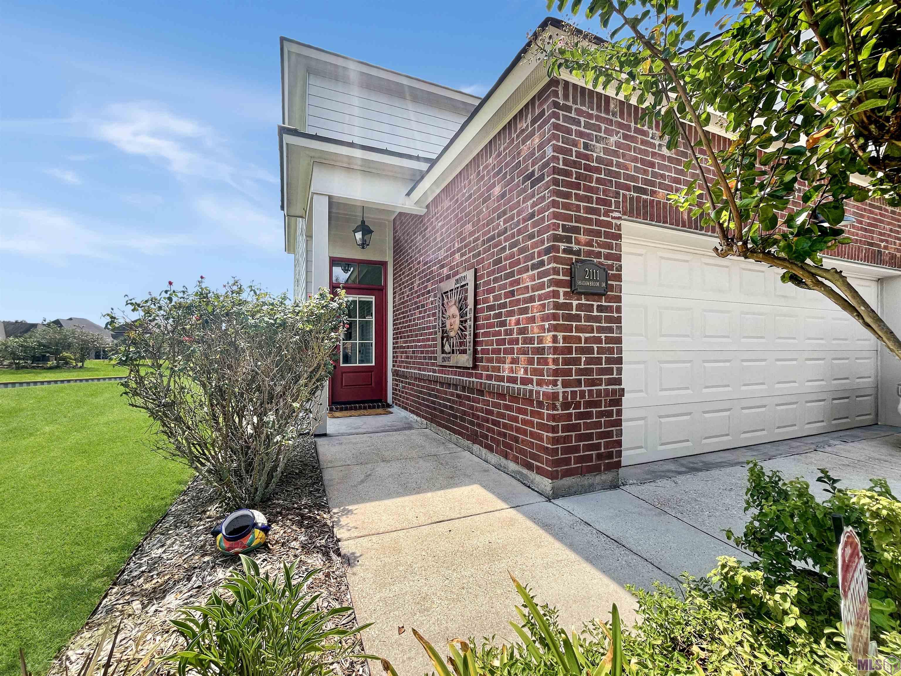 2111 Shadowbrook Drive Baton Rouge, LA 70816 - Photo 1 of 27 Gallery Image 1