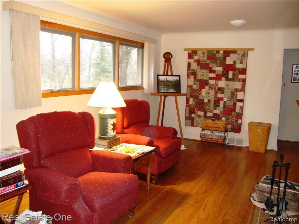 9771 Allen Road Allen Park, MI 48101 - Photo 10 of 22 DEN - READING RM