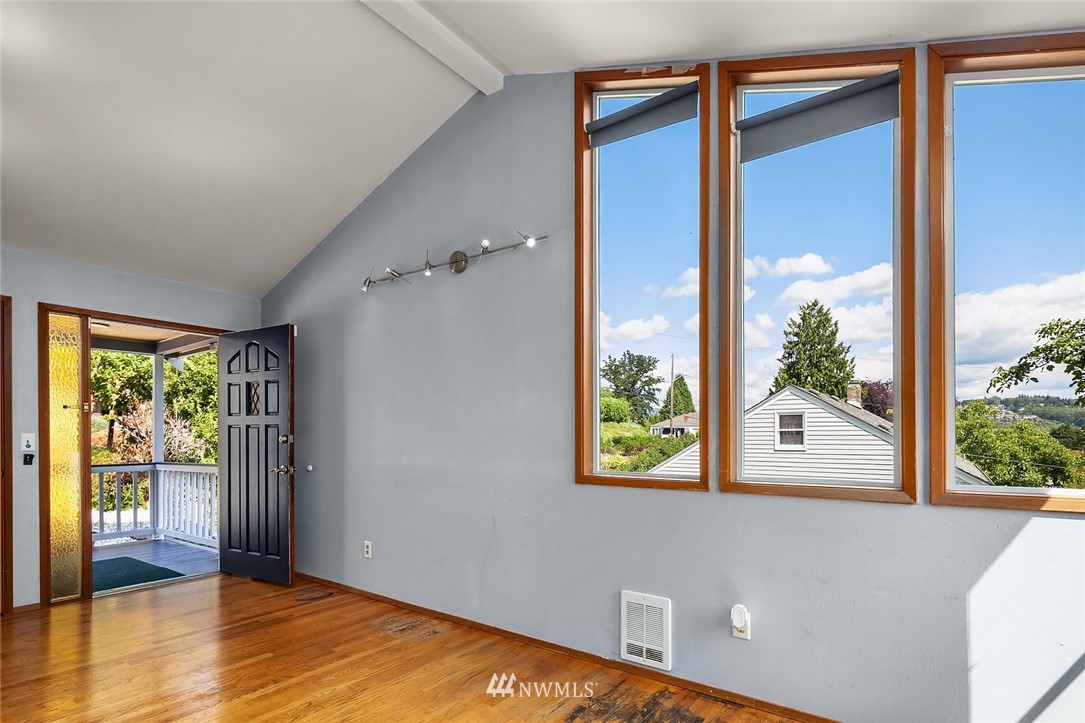 519 Southwest 3rd Place Renton, WA 98057 - Photo 5 of 25