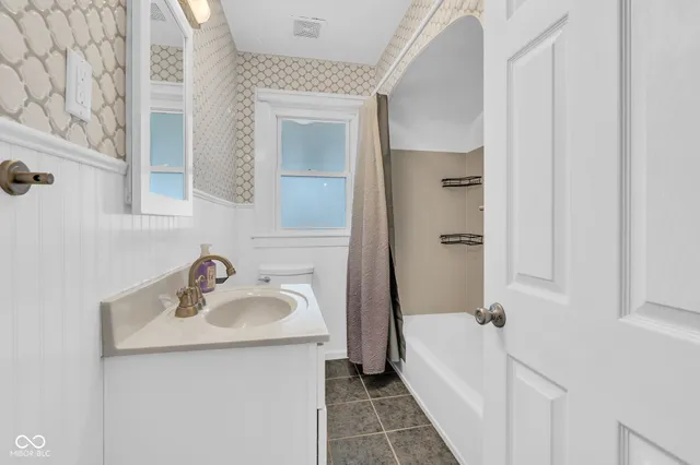 $217,000 | 1739 Caldwell Place, Columbus, IN 47201