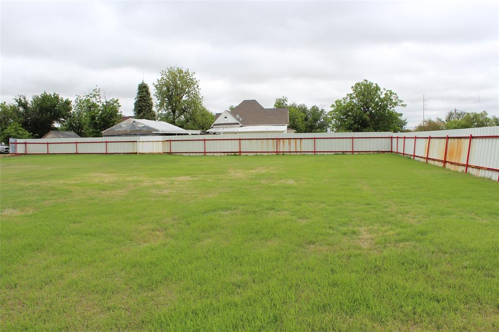 220 North 14th Avenue Munday, TX 76371 - Photo 28 of 34