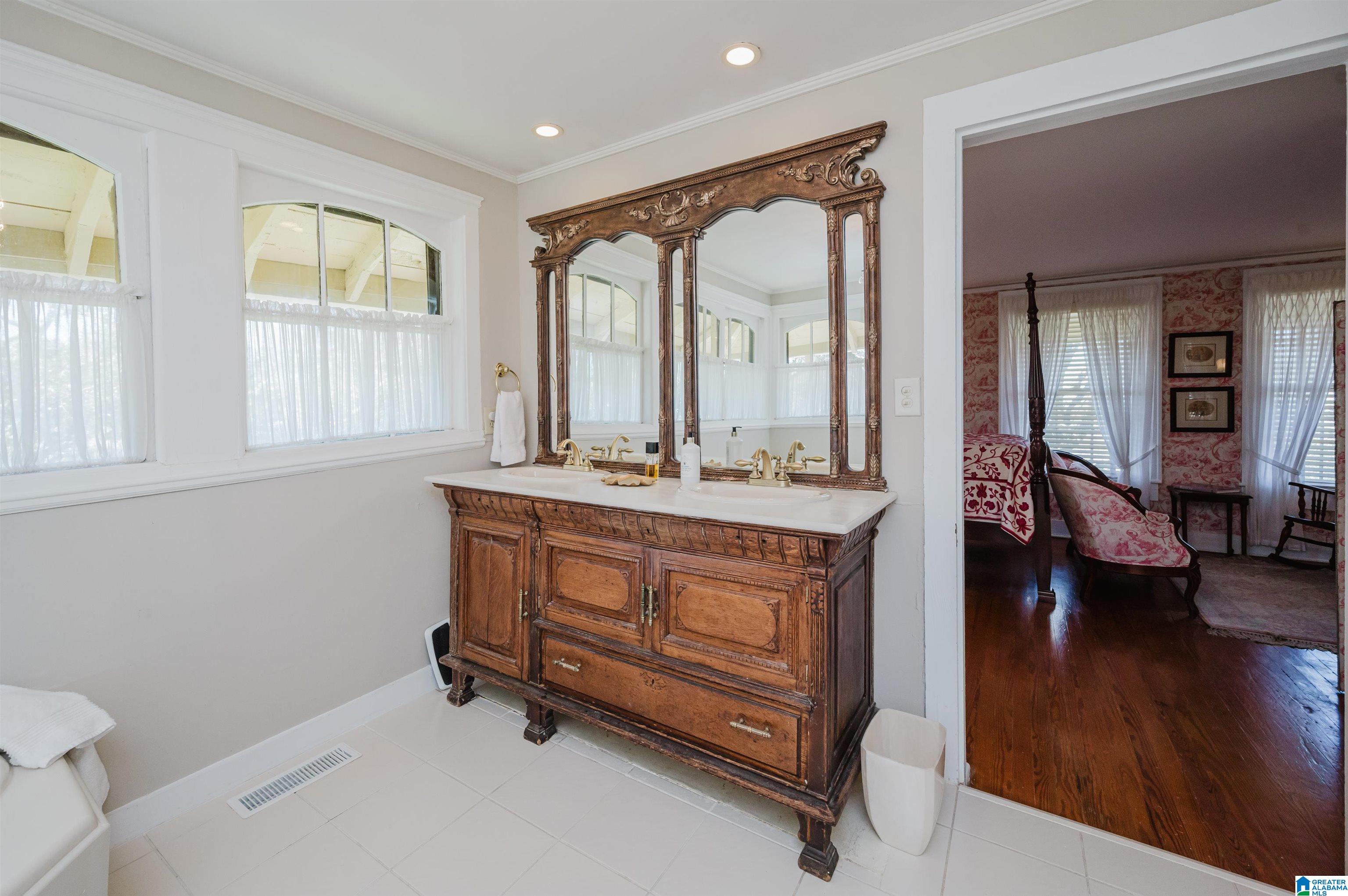 913 Shades Crest Road Birmingham, AL 35226 - Photo 33 of 65