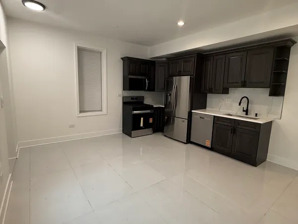 $2,300 | 2702 South Union Avenue, Unit 2, Chicago, IL 60616