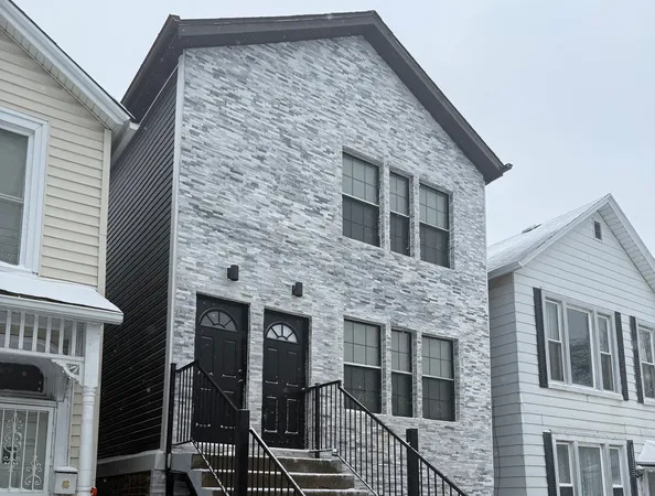 $2,300 | 2702 South Union Avenue, Unit 2, Chicago, IL 60616