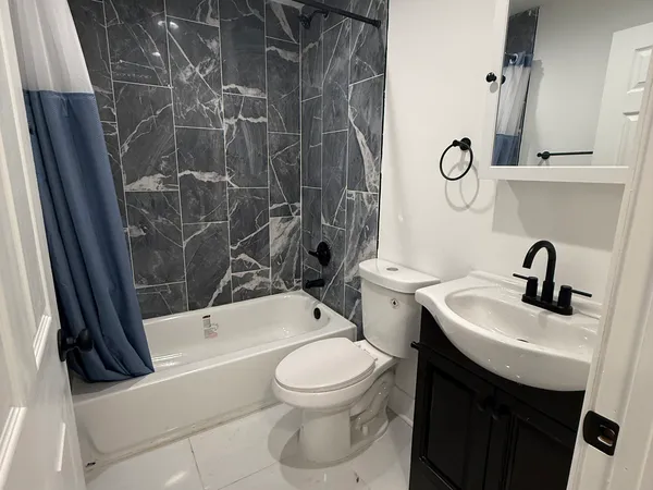 $2,300 | 2702 South Union Avenue, Unit 2, Chicago, IL 60616