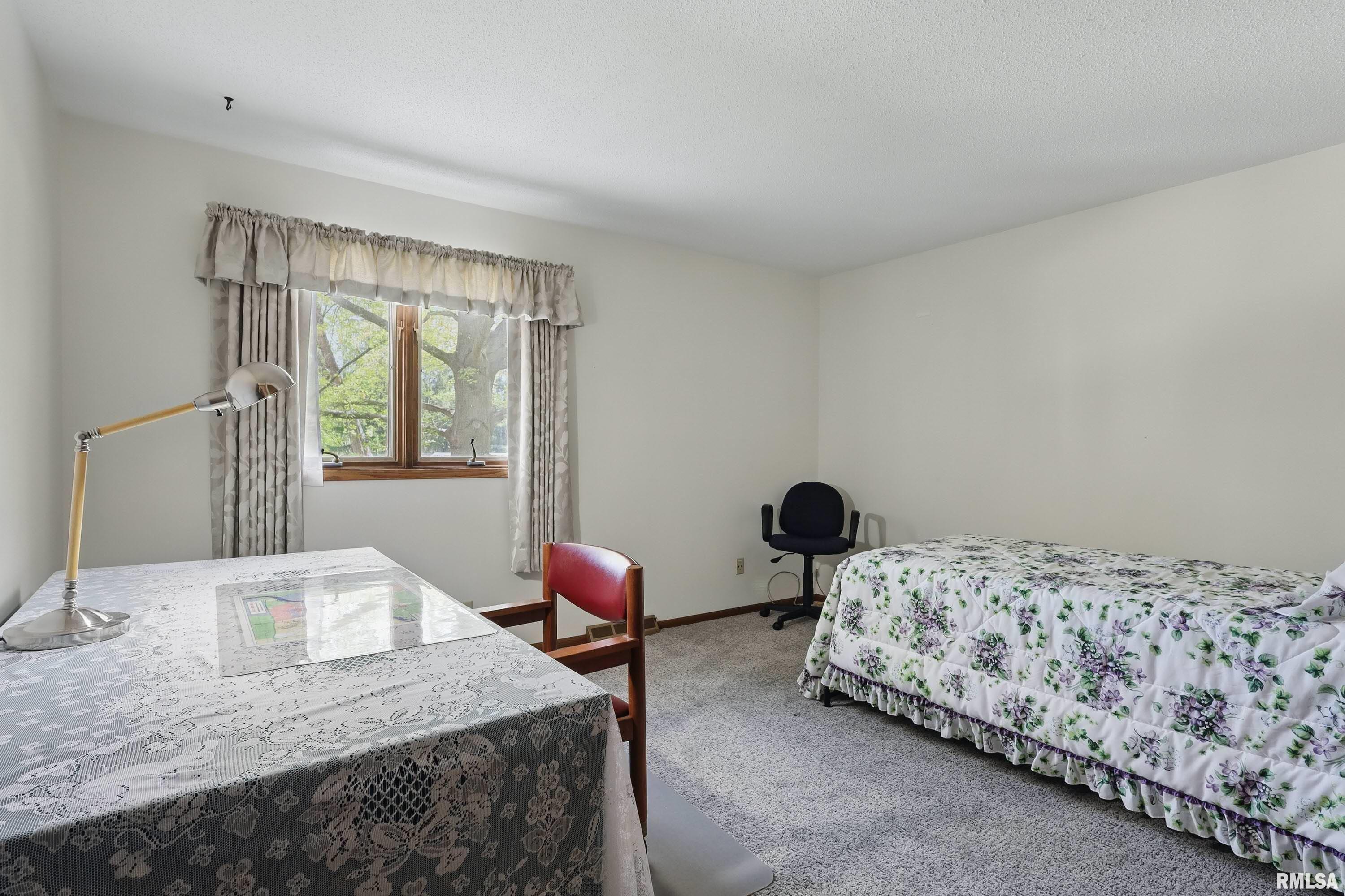 4890 Heatherstone Road Bettendorf, IA 52722 - Photo 24 of 40 Gallery Image 24