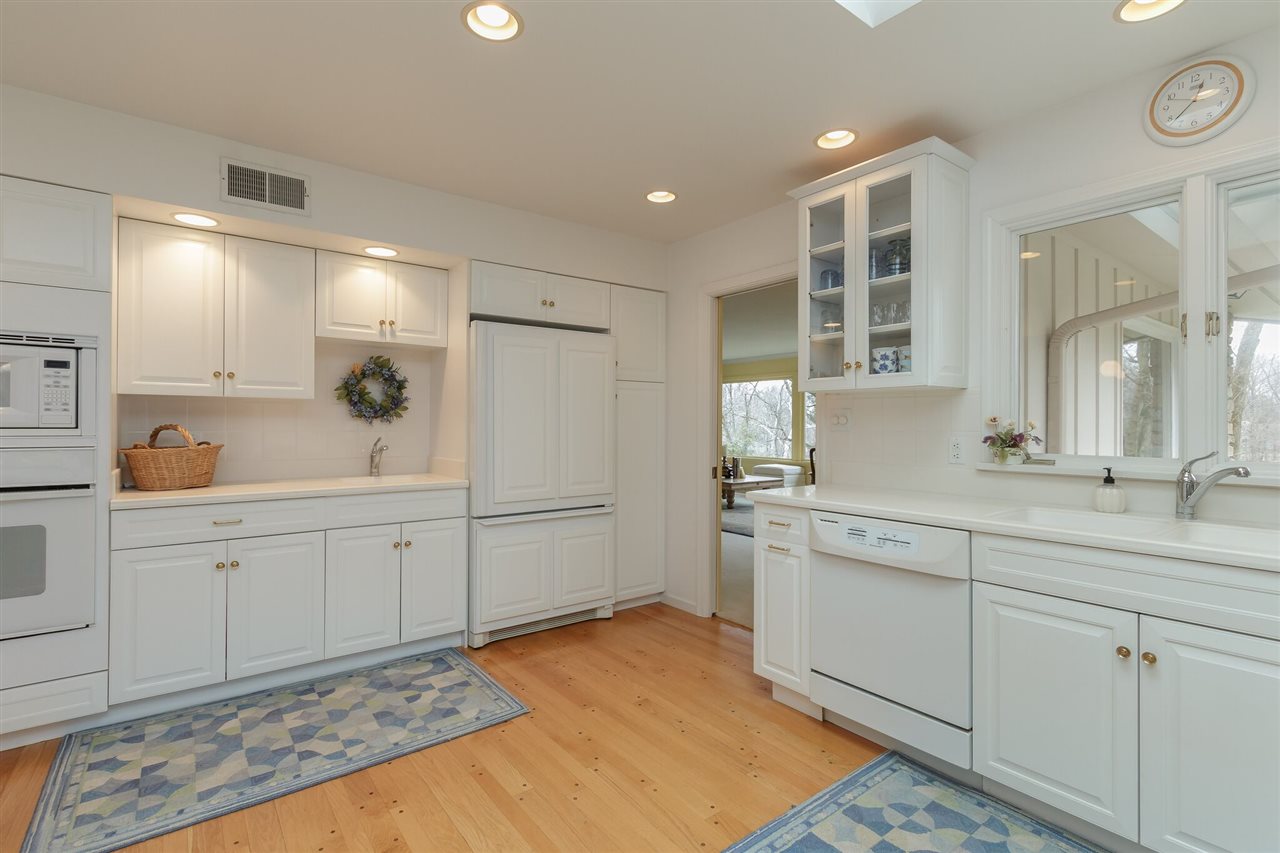 51880 Lilac Road South Bend, IN 46628 - Photo 17 of 36 Gallery Image 17