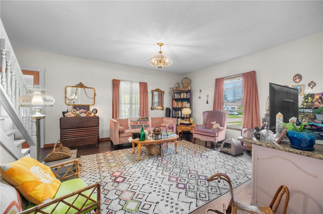 516 Maple Avenue Paris, IL 61944 - Photo 2 of 37