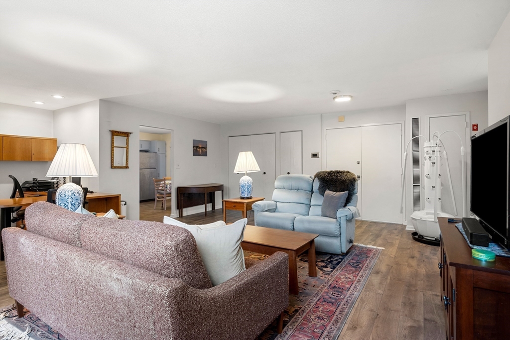 1006 Paradise Road, Unit 1E Swampscott, MA 01907 - Photo 5 of 16 Gallery Image 5