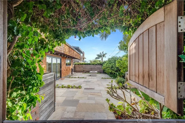 $7,200 | 1625 Catalina Street, Laguna Beach, CA 92651