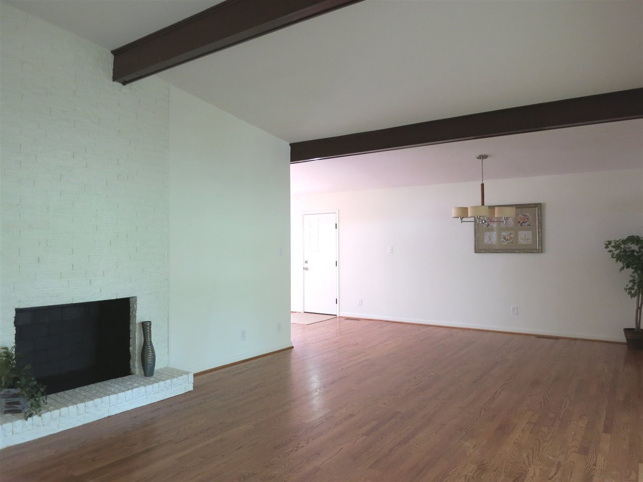 600 Davidson Street Raleigh, NC 27609 - Photo 6 of 25 Living Room