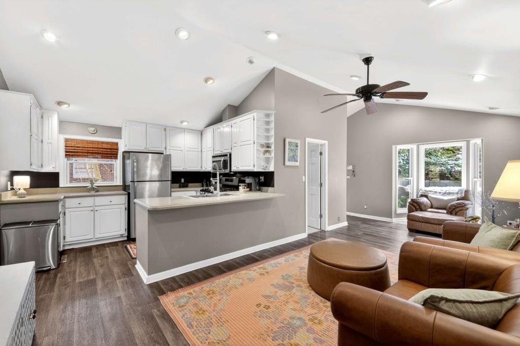 908 Scott Circle Decatur, GA 30033 - Photo 11 of 28