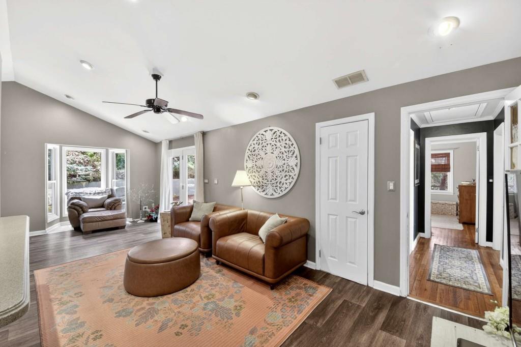 908 Scott Circle Decatur, GA 30033 - Photo 12 of 28