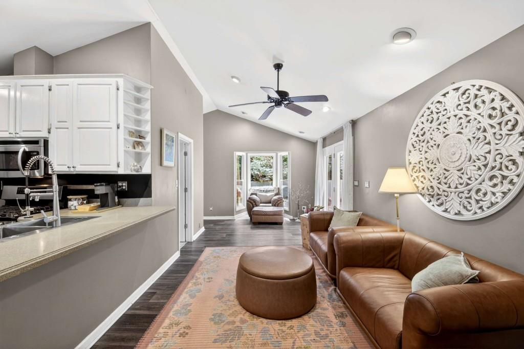 908 Scott Circle Decatur, GA 30033 - Photo 13 of 28