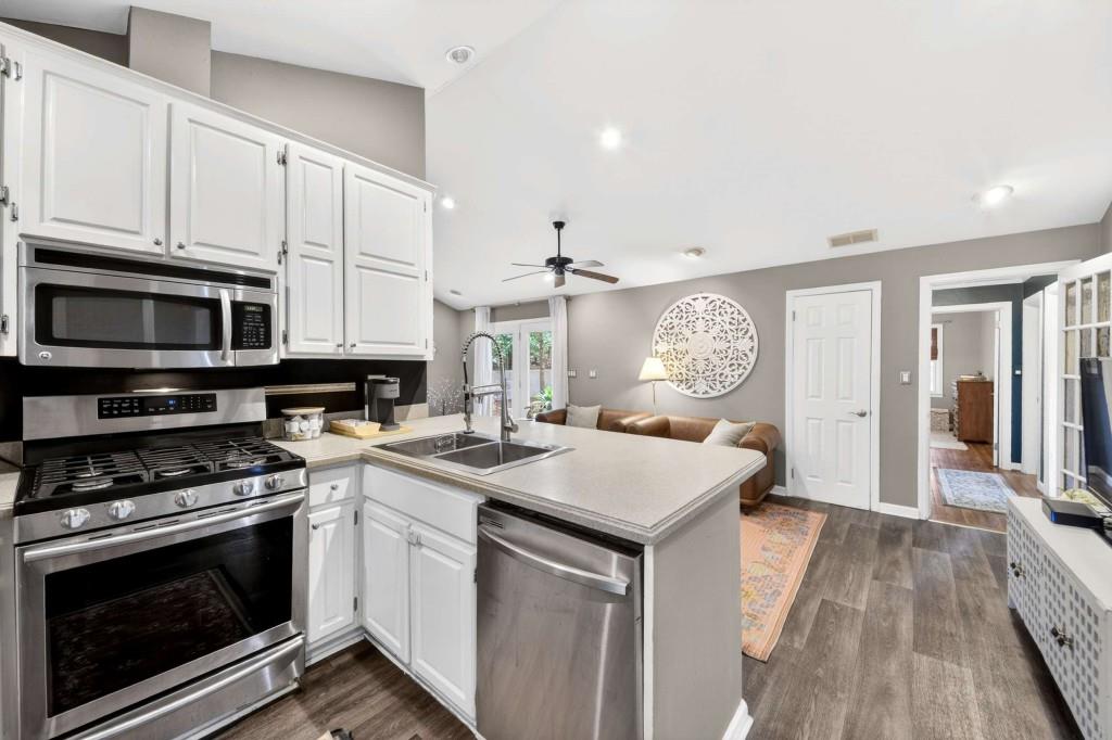 908 Scott Circle Decatur, GA 30033 - Photo 9 of 28