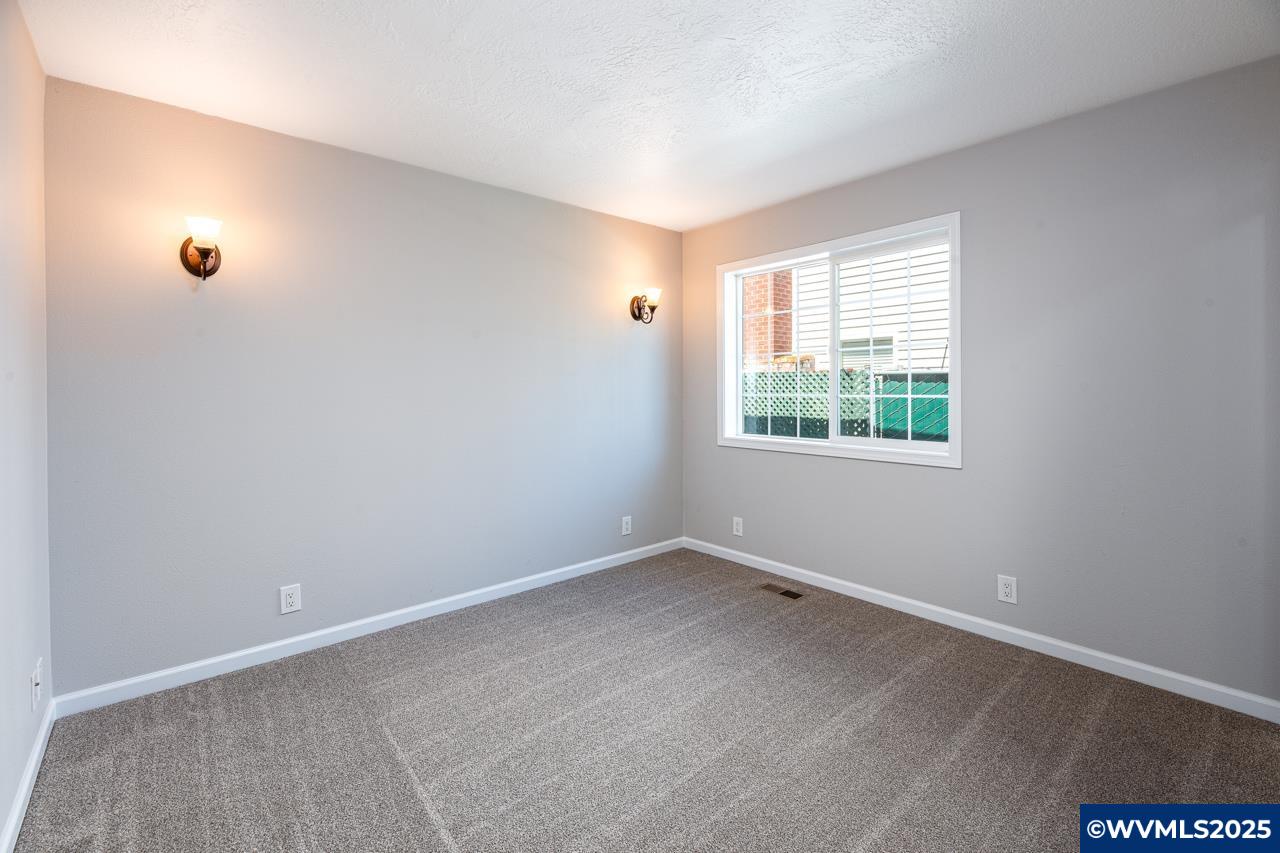 2029 Chase Loop Southwest Albany, OR 97321 - Photo 29 of 42 Gallery Image 29