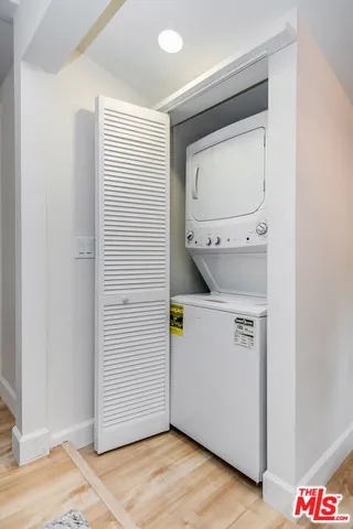 a view of utility room