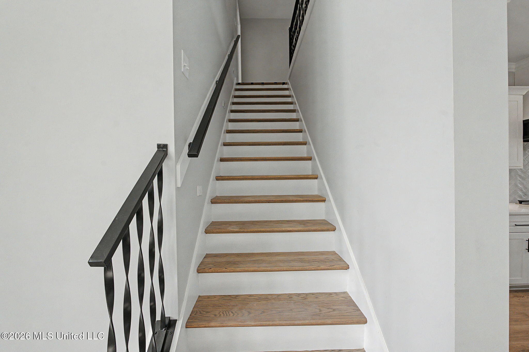 4644 Taylor Trail Hernando, MS 38632 - Photo 20 of 31 Staircase