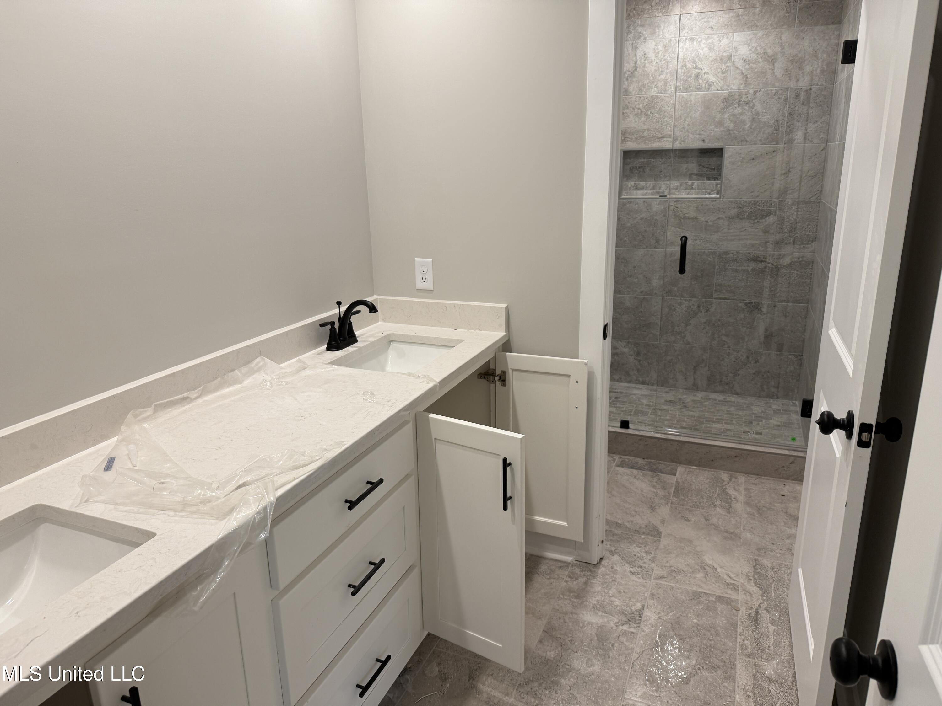 4644 Taylor Trail Hernando, MS 38632 - Photo 21 of 23 Bathroom - Up