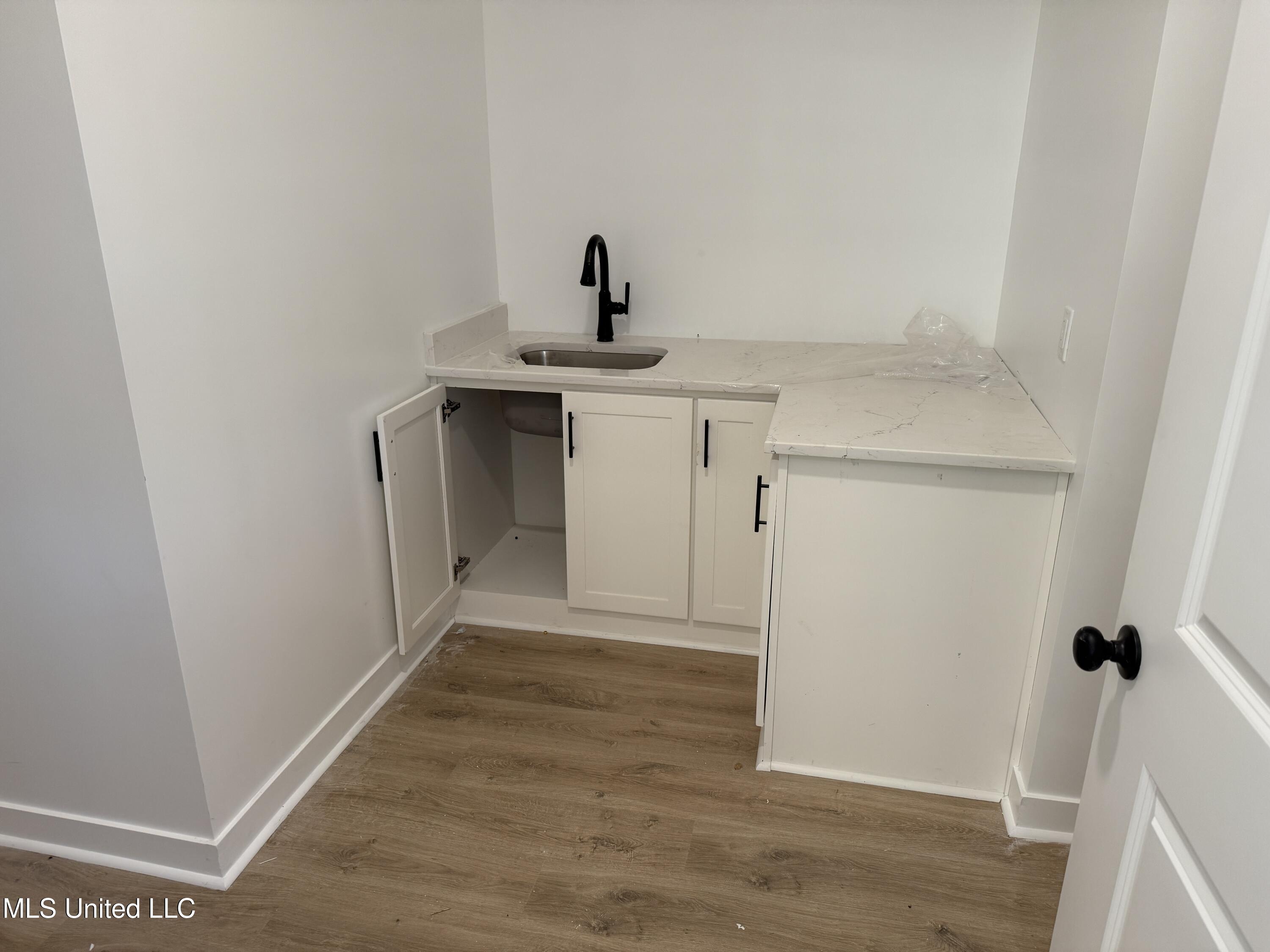 4644 Taylor Trail Hernando, MS 38632 - Photo 6 of 23 Pantry